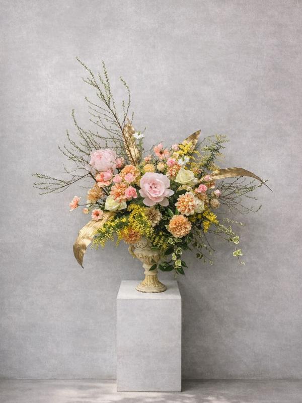 Floral arrangement by Miou Nakajima